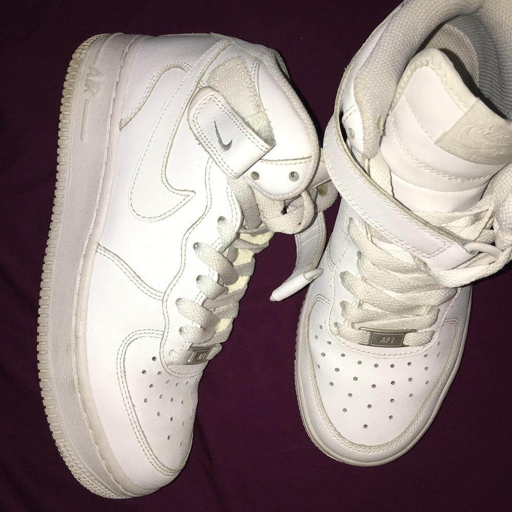 Nike Air Force 1  woman's 7-7.5 youth 5.5